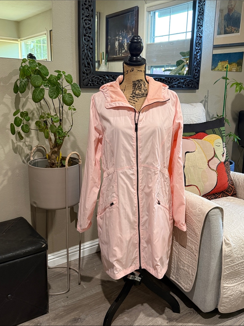 The North Face Lightweight Women's Pink Hooded Rain Jacket